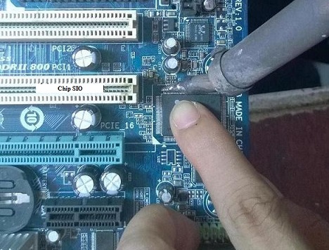 hàn chip io vào mainboard